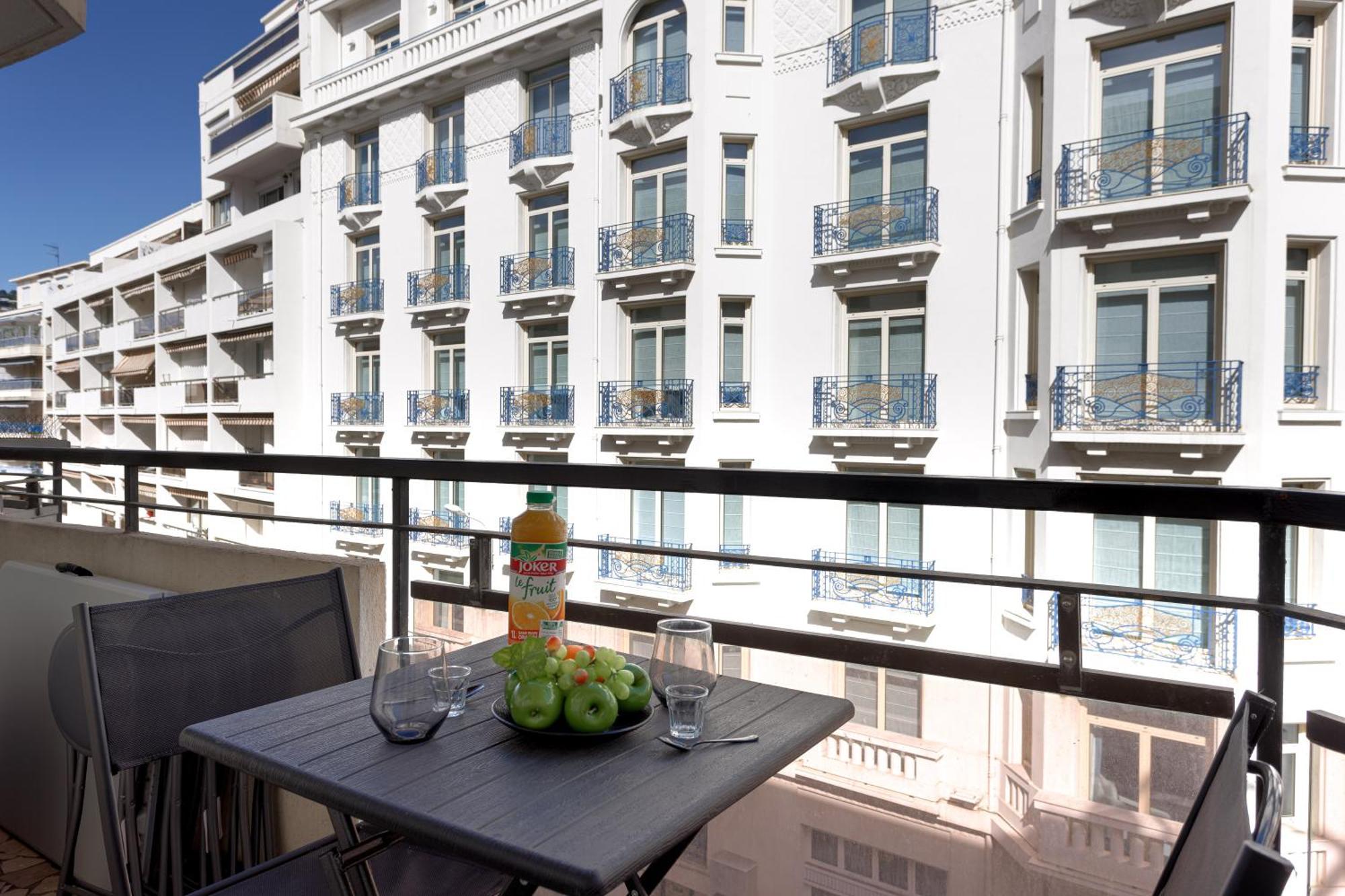 L'Unique Maubourg - Next Hotel Martinez - Terrasse Канны Экстерьер фото